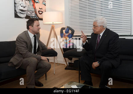 Luxemburg, Luxemburg, Luxemburg. 13. Februar 2015. Der palästinensische Präsident Mahmoud Abbas trifft mit dem Premierminister von Luxemburg in Luxemburg am 13. Februar 2015 © Thaer Ganaim/APA Bilder/ZUMA Draht/Alamy Live News Stockfoto