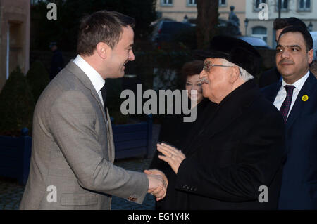 Luxemburg, Luxemburg, Luxemburg. 13. Februar 2015. Der palästinensische Präsident Mahmoud Abbas trifft mit dem Premierminister von Luxemburg in Luxemburg am 13. Februar 2015 © Thaer Ganaim/APA Bilder/ZUMA Draht/Alamy Live News Stockfoto