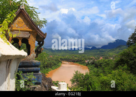 Blick vom Mount Phousi, buddhistische Tempel, Luang Prabang, Laos Stockfoto