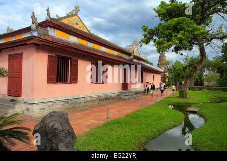 Stadtpark in der Nähe von Thien Mu Tempel, Hue, Vietnam Stockfoto