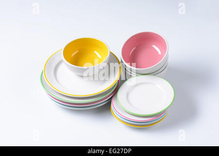 Set bestehend aus tiefe Schüsseln, Teller und Seitenplatten Abendessen Stockfoto