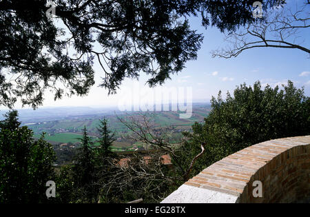 Italien, Le Marche, Recanati, Hügel der Unendlichkeit des italienischen Dichters Giacomo Leopardi, Aussichtspunkt Stockfoto