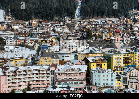 Winter-Blick auf St. Ulrich und St. Ulrich, Val Gardena, Alto Adige - Südtirol, Italien Stockfoto