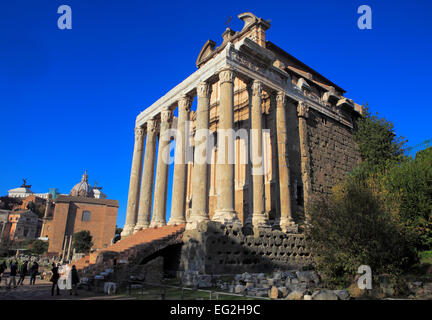 Tempel des Antoninus und Faustina, Forum Romanum, Rom, Italien Stockfoto