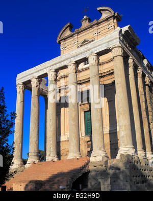 Tempel des Antoninus und Faustina, Forum Romanum, Rom, Italien Stockfoto