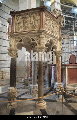 Baptisterium Kanzel, Piazza dei Miracoli, Pisa, Toskana, Italien Stockfoto