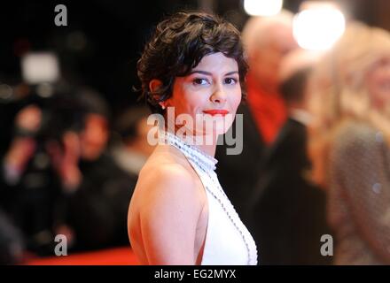 Französische Schauspielerin Audrey Tautou kommt zur Preisverleihung in der 65. Internationalen Filmfestspiele in Berlin, Deutschland, 14. Februar 2015. Foto: BRITTA PEDERSEN/dpa Stockfoto