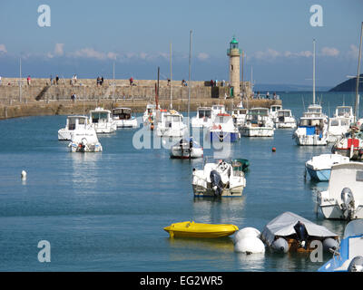 Binic, Fischerboot im Hafen, Jetée de Penthièvre, Côtes-d ' Armor, Bretagne, Bretagne, Frankreich Stockfoto