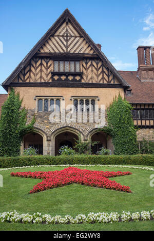 Schloss Cecilienhof vom Gedenkhof aus gesehen Schloss Cecilienhof , Schloss in Potsdam, Brandenburg, Deutschland Stockfoto