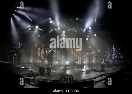 Assago Mailand Italien. 14. Februar 2015. Die britischen Indie Rock Band ALT-J führt live im Mediolanum Forum während der "This ist alle deine Tour" Kredit: Rodolfo weitertransferiert/Alamy Live News Stockfoto