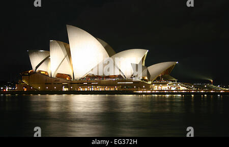 Sydney Opera House in der Nacht Stockfoto