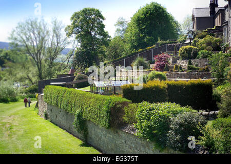 Häuser am Ufer des Coquet, Rothbury, Northumberland Stockfoto