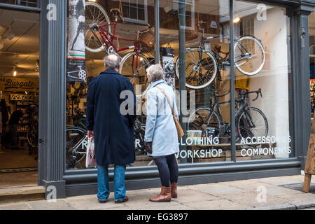 Zyklus Fahrrad Fachgeschäft, Burgate Canterbury Kent UK Stockfoto