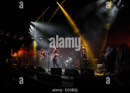 Assago Mailand Italien. 14. Februar 2015. Die britischen Indie-Rock-Band GENGAHR tritt im Mediolanum Forum der Eröffnungsshow des Alt-J Credit: Rodolfo weitertransferiert/Alamy Live News Stockfoto