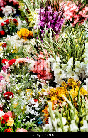 Frische Schnittblumen, Pisac Sonntagsmarkt, Cusco, Peru Stockfoto