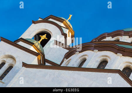 Die Kathedrale von Hram Svetog Save Heiligen Sava in Belgrad Serbien zeigen die Kuppeln und Architektur Stockfoto