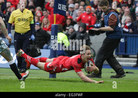 Edinburgh, Schottland. 15. Februar 2015. 6 Nations Championship. Schottland gegen Wales. Liam Williams Scores nicht zulässig, ein Versuch für Wales wurde später. Bildnachweis: Aktion Plus Sport/Alamy Live-Nachrichten Stockfoto