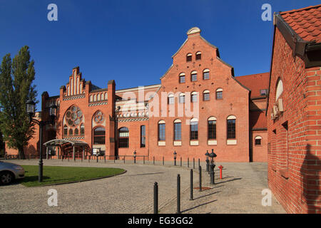 Gebäude von den polnischen Ostsee Frédéric Chopin Philharmonikern auf dem Gelände eines ehemaligen Kraftwerks auf der Olowianka Insel. Stockfoto