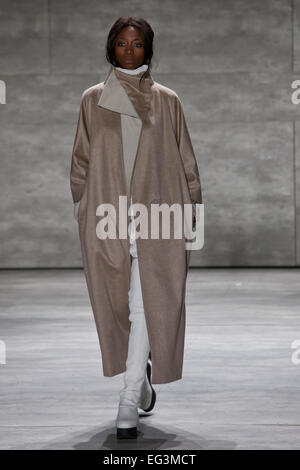 New York, USA - 15. Februar 2015 - Parkchoonmoo Herbst Winter 2015-Fashion-Show auf der New York Fashionweek. Bildnachweis: Rudy k/Alamy Live News Stockfoto