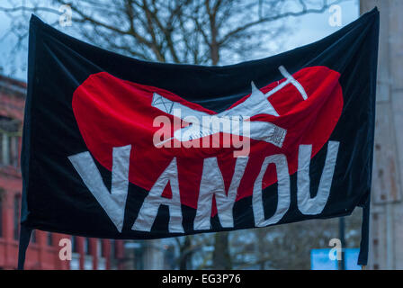 Vancouver, Kanada-Februar 15, 2010: Banner gemacht durch anti-Olympia Demonstranten zu Gunsten der Sozialwohnungen und protestieren Olympische Spiele Stockfoto