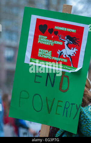 Vancouver, Kanada-Februar 15, 2010: Ein Poster von anti-Olympia Demonstranten zu Gunsten der Sozialwohnungen und protestieren Olympischen Spiele statt Stockfoto