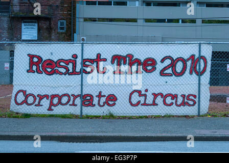 Vancouver, Kanada-Februar 15, 2010: Ein Plakat von anti-Olympia Demonstranten zu Gunsten der Sozialwohnungen und protestieren Olympische Spiele Stockfoto