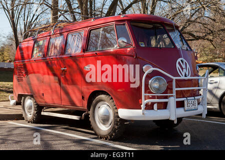 1963 Volkswagen teilen Fenster Safaribus - Virginia USA Stockfoto