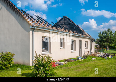 Reste der Bungalow Haus nach Brand - Frankreich. Stockfoto