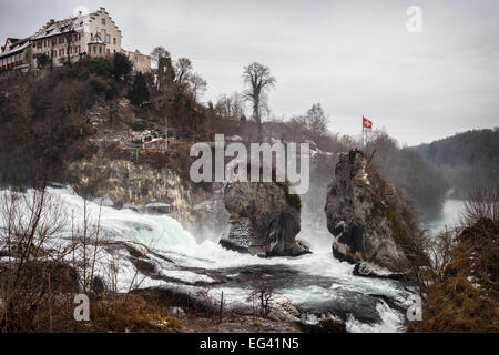 Rheinfall im Winter, Neuhausen, Schweiz Stockfoto