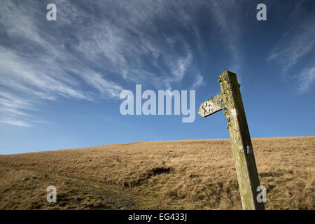 Maultierweg Wegpunkt Zeichen in der Nähe von Nant-y-Moch auf den Pumlumon Hügeln. Stockfoto