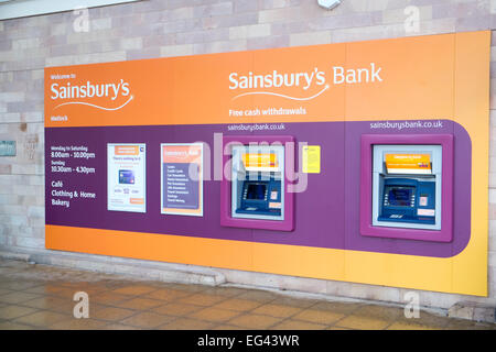 Sainsburys Bank Geldautomat ATM in seinen Store Matlock, Derbyshire, England Stockfoto