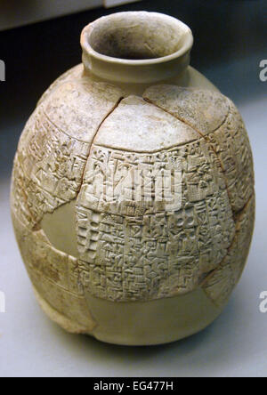 Mesopotamien. Terrakotta-Vase. Wahrscheinlich von Umma. Irak. Frühe dynastische Periode. 2330 V.CHR. Dokument unter Bezugnahme auf einen Konflikt zwischen den Stadtstaaten der Umma und Lagash im alten Sumer. British Museum. London. England. Vereinigtes Königreich. Stockfoto