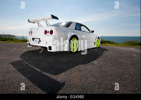 Nissan Skyline der R32 mit einem wide-Body-Kit ausgestattet erheblich veränderten Stockfoto