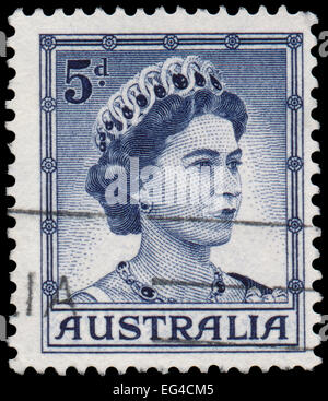 Australien - ca. 1959: Eine Briefmarke gedruckt in Australien zeigt Königin Elizabeth II, ca. 1959. Stockfoto