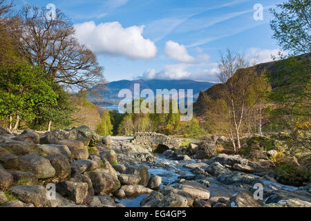 Ashness Brücke, Keswick, Lake District, Cumbria, England UK Stockfoto