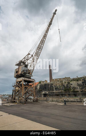 Rostige stillgelegten Kran in einer verlassenen Werft. Stockfoto