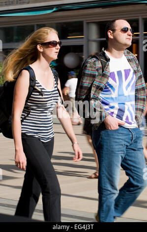 Britische Fans im Olympia Park, London, England Stockfoto