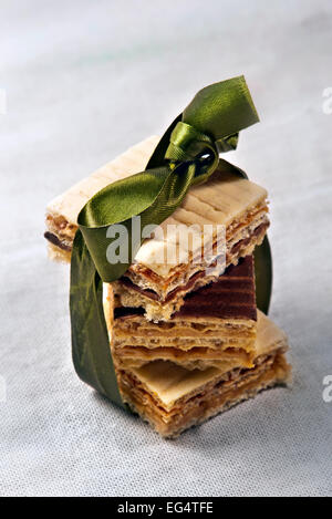 Hausgemachte Waffeln mit verschiedenen Füllungen Stockfoto