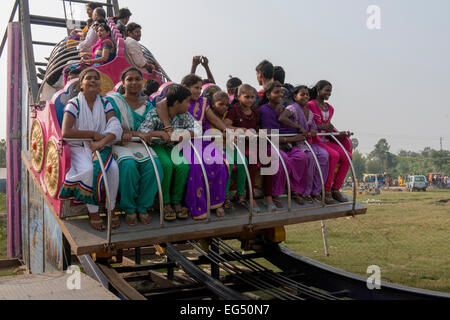 Damen im Freizeitpark, Sonepur Mela Stockfoto