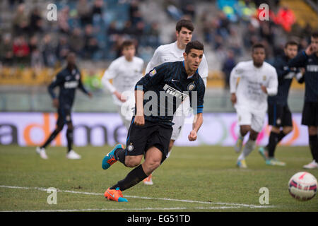 Pisa, Italien. 16. Februar 2015. Andrea Palazzi (Inter) Fußball: Viareggio Turnier-Finale match zwischen Inter 2-1 Hellas Verona Arena Garibaldi-Stadion in Pisa, Italien. Bildnachweis: Maurizio Borsari/AFLO/Alamy Live-Nachrichten Stockfoto