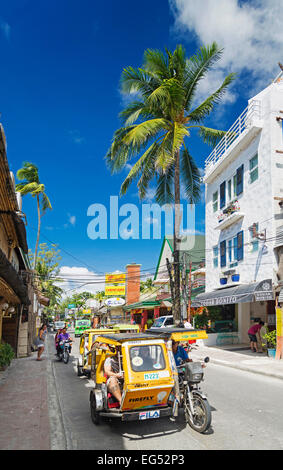 Trike Tricicle Moto-Taxi auf Boracay Inselhauptstraße in Philippinen Stockfoto