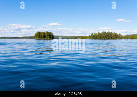 Finnland-See-Landschaft im Sommer Stockfoto