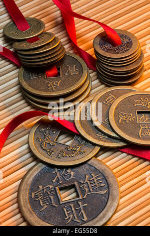 Antike chinesische Münzen in einem Hotel in Beijing, China. Stockfoto