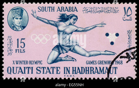 SÜDARABIEN - ca. 1968: Eine Briefmarke gedruckt in Südarabien in Kathiri State in Hadhramaut zeigt Olympischen Spielen in Grenoble, circ Stockfoto