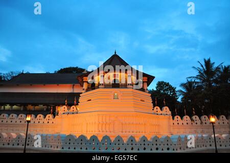 Buddhistischer Tempel mit heiligen Buddha Tooth Relikt in Kandy, Sri Lanka Stockfoto