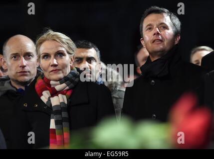 Kopenhagen, Dänemark. 16. Februar 2015. Danish Prime Minister Helle Thorning-Schmidt (C), ihrem Ehemann Stephen Kinnock (L) und Crown Prince Frederik (R), Teilnahme an einer Trauerfeier für getöteten am 14. Februar von einem 22 Jahre alten Amokläufer in Kopenhagen, 16. Februar 2015 statt. Dänische Polizei sagte, dass sie zwei Personen geladen hatte, mit Unterstützung des Mannes verdächtigt in Anschläge auf eine Synagoge und eine Veranstaltung, die Förderung der freien Rede in Kopenhagen am Wochenende zwei Menschen zu fotografieren. Foto: Britta Pedersen/Dpa/Alamy Live News Stockfoto