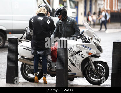 Promis bei BBC Radio 1 mit: Fearne Cotton wo: London, Vereinigtes Königreich bei: 15. August 2014 Stockfoto