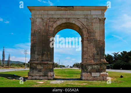 ein Blick auf den Arc de Bera, einer alten römischen Triumphbogen in Roda de Bera, Spanien Stockfoto