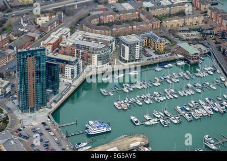 Eine Luftaufnahme des Ocean Village Marina in Southampton Stockfoto