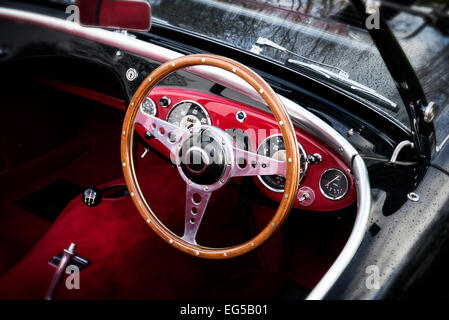 Austin Healey 100M BN2 Innenraum Armaturenbrett 1956 Auto Stockfoto